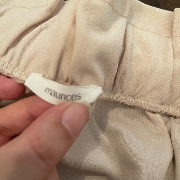 Women's Tie-Waist Shorts - Picture 3 of 4